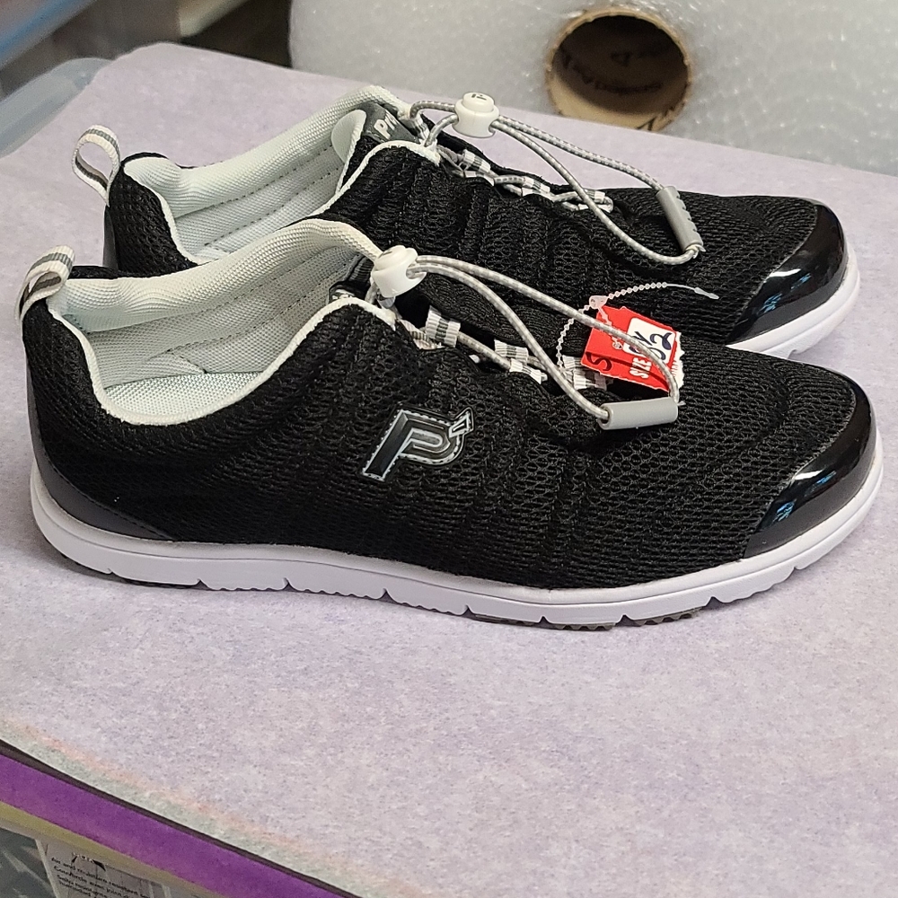 Propet sneakers